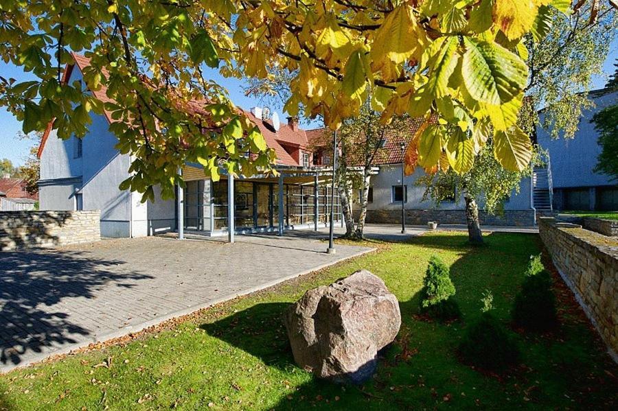 Kongo Hotel Haapsalu Exterior foto